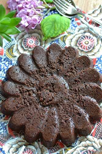 Gâteau au chocolat et jus de pois chiche