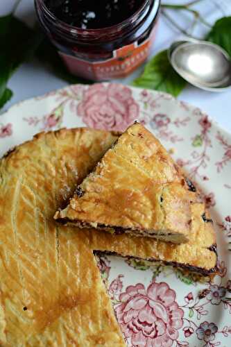 Gâteau basque à la confiture de cerises noires Jours Heureux