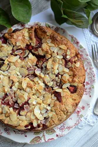 Gâteau fraises noix de coco amandes