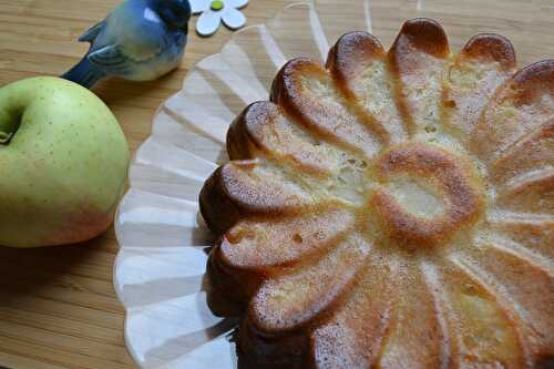 Gâteau invisible aux pommes, poires et vanille