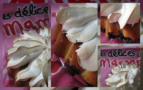 Gâteau meringué aux framboises et myrtilles pour la fête des Mères