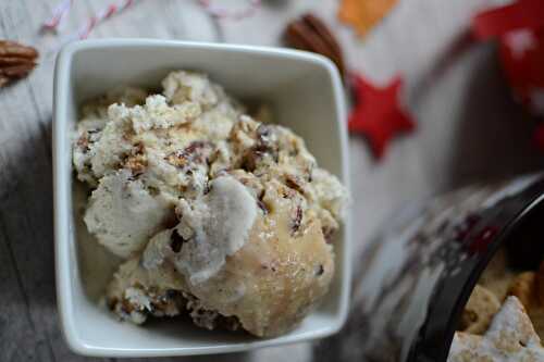 Glace facile aux noix de pécan caramélisées