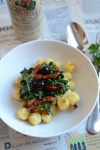 Gnocchi épinards tomates confites olives et crème