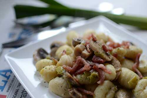 Gnocchi poireaux champignons et lardons