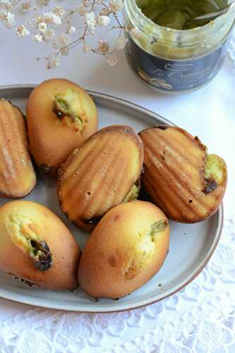 Madeleines coeur de pistache