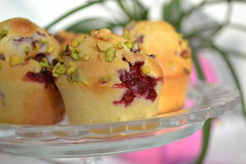 Mini muffins framboises pistaches -            Hum, ça sent bon ...