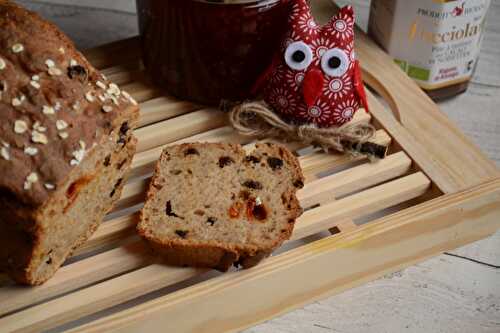 Pain au lait fermenté et fruits secs