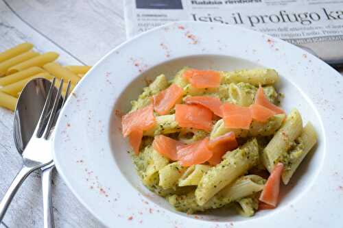 Pâtes à la crème de brocolis et truite fumée