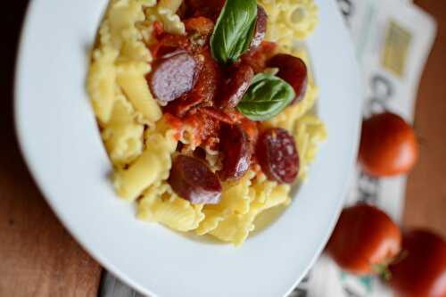 Pâtes à la sauce tomate et saucisses toscanes