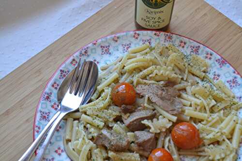 Pâtes au poulet tomates cerises et sauce asiatique