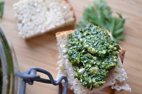 Pesto de fanes de carottes