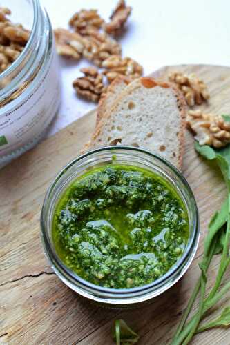 Pesto de fanes de radis - L'épicerie en bocal