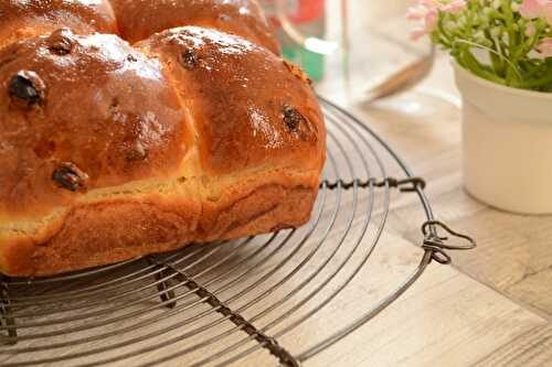 Petites brioches à l'orange et raisins secs