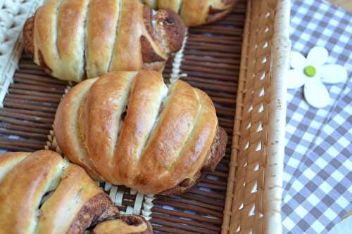 Petites brioches au cacao