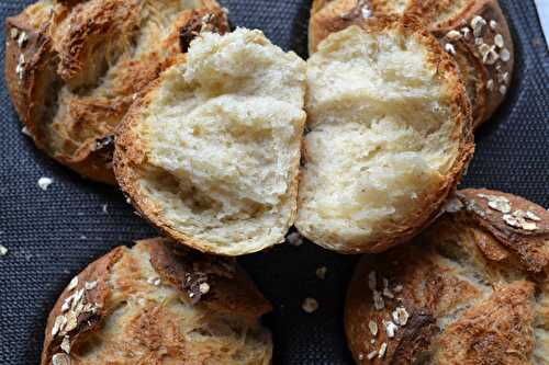 Petits pains au levain et aux flocons d'avoine