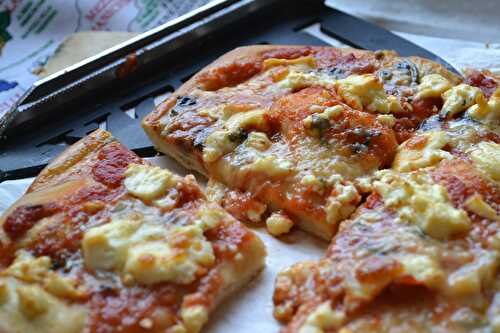 Pizza aux trois fromages