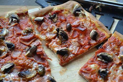 Pizza jambon champignons