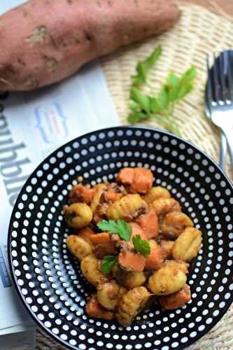 Poêlée de gnocchi patate douce et oignon rouge végétarien