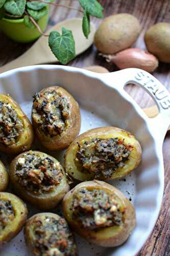 Pommes de terre farcies champignons carottes fromage végétarien