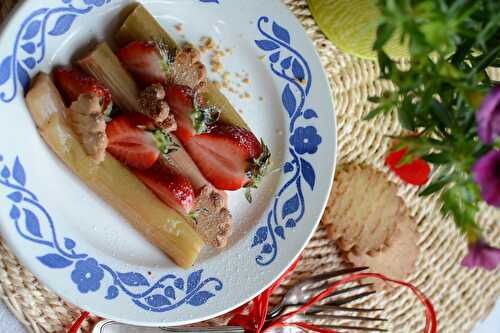 Rhubarbe confite au four et fraises Jours Heureux