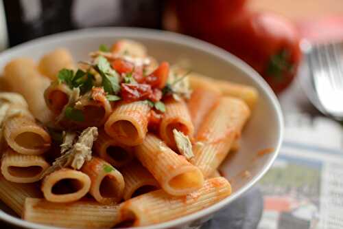 Rigatoni all'arrabiata e scomgro - pâtes à l'arrabiata et maquereau Ederki