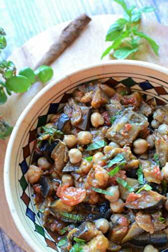 Salade aubergine et pois chiches végétarien