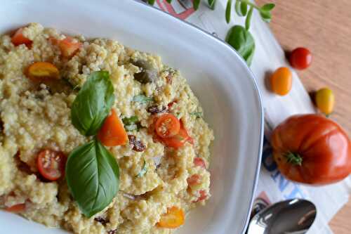 Salade de millet tomates câpres raisins secs végétarien