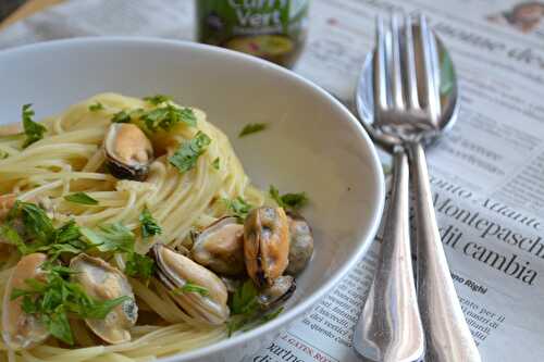 Spaghetti au lait de coco, curry vert et moules