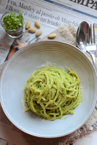 Spaghetti au pesto de petits pois végétarien