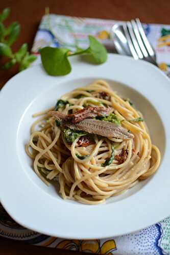 Spaghetti au pourpier anchois et tomates confites