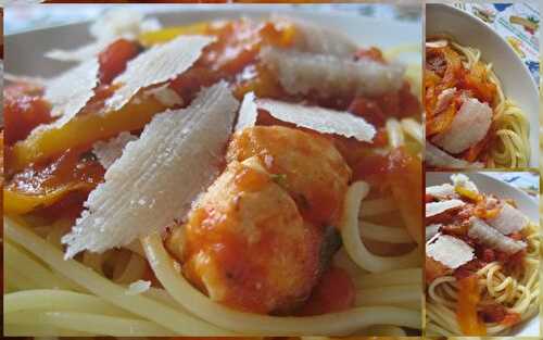 Spaghetti con pollo e peperoni