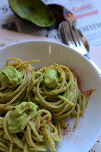 Spaghetti et sauce avocat