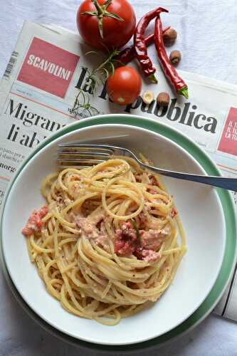 Spaghetti pesto de noisettes tomates végétarien