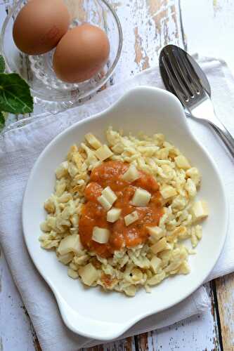 Spatzle sauce tomate et fromage à raclette -            Hum, ça sent bon ...