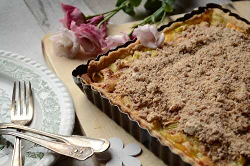 Tarte à la rhubarbe et crumble à la purée d'amande