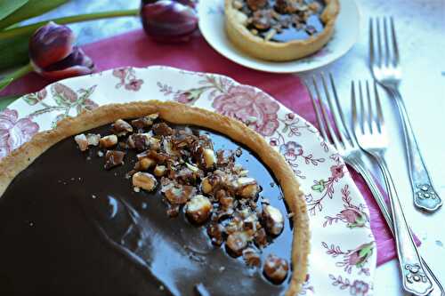 Tarte chocolat et noisettes caramélisées