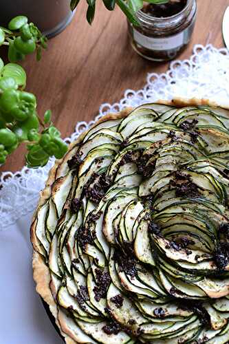 Tarte courgette tapenade noire Jours Heureux