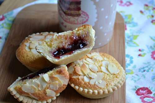 Tartelettes amandes et confiture de cerises noires