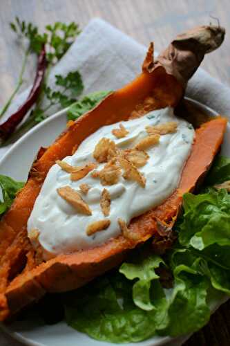 Patate douce au four et fromage blanc végétarien