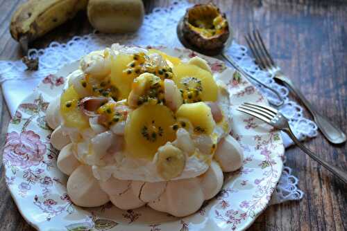 Pavlova aux fruits exotiques