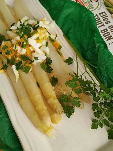 Asperges d'Alsace et oeufs durs