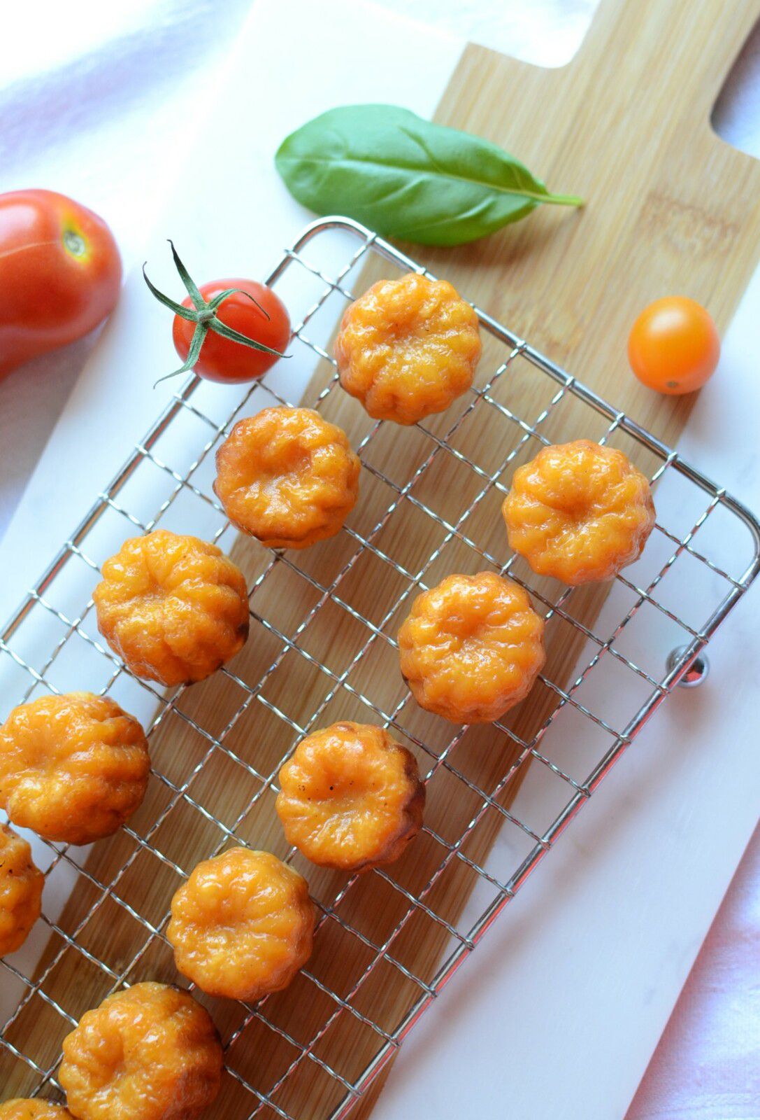 Mini cannelés au pesto de tomates #végétarien