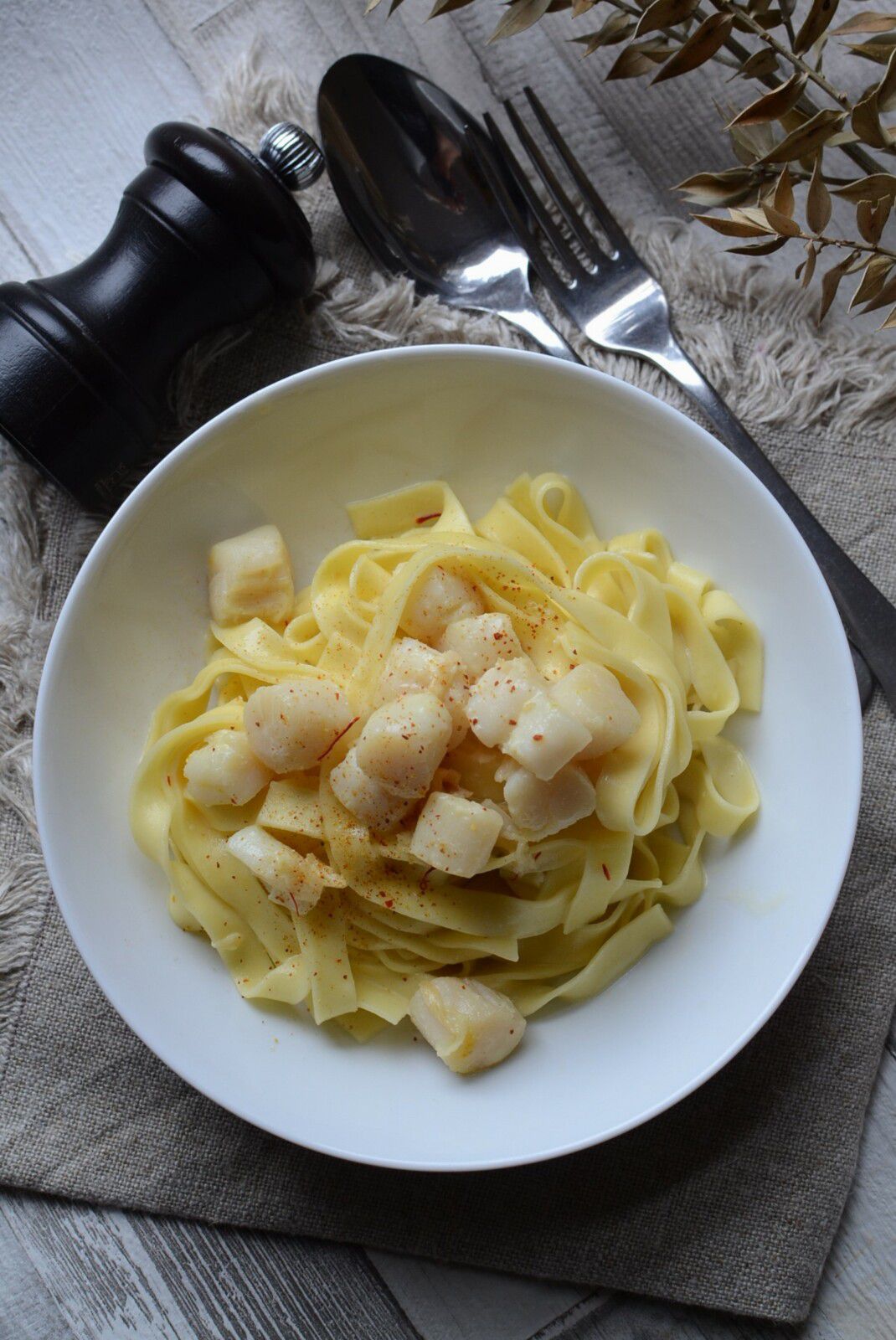 Tagliatelle noix de pétoncles crème et safran