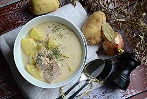 Soupe finlandaise pommes de terre et saumon - Lohikeitto