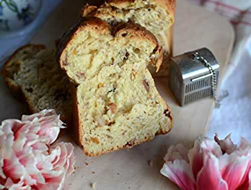 Brioche au lait fermenté et aux fruits secs