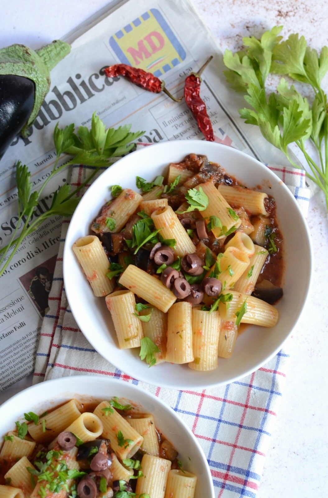 Pätes aubergine, sauce tomate et olives #végétarien
