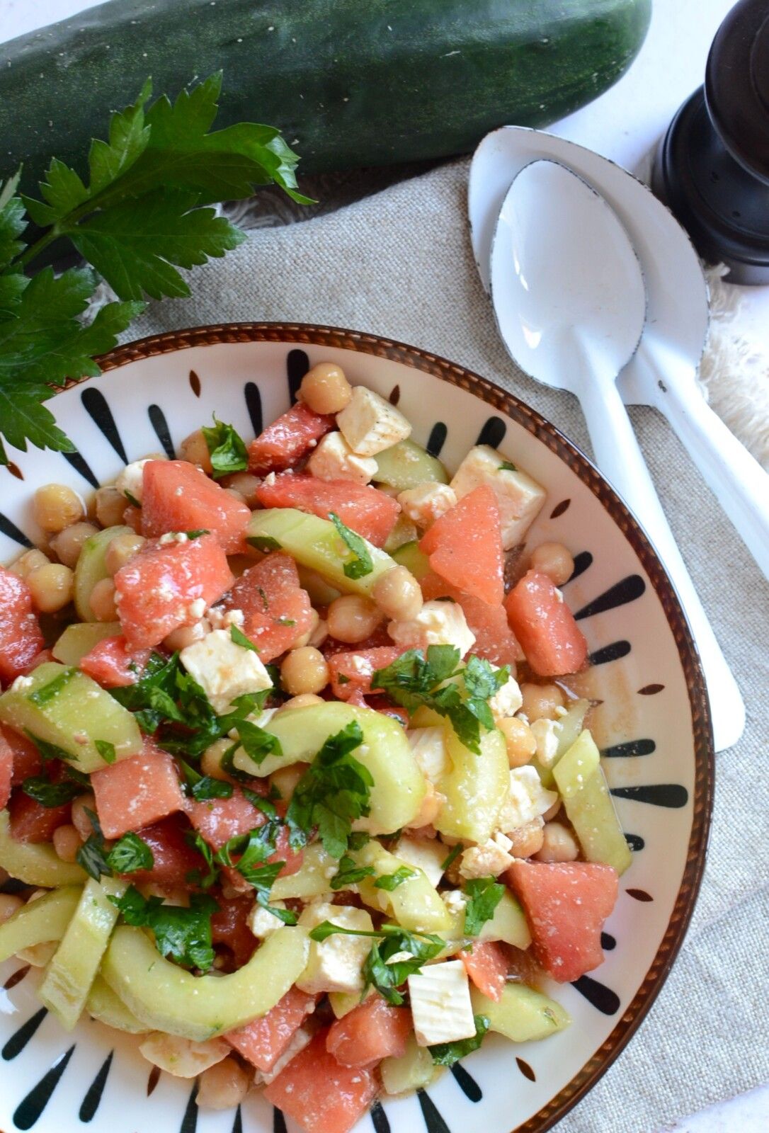 Ssalade de pastèque, concombre, pois chiches et féta #végétarien