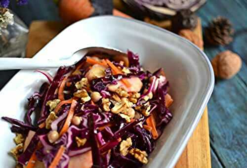 Salade de chou rouge, carotte, pois chiches et noix #végétarien