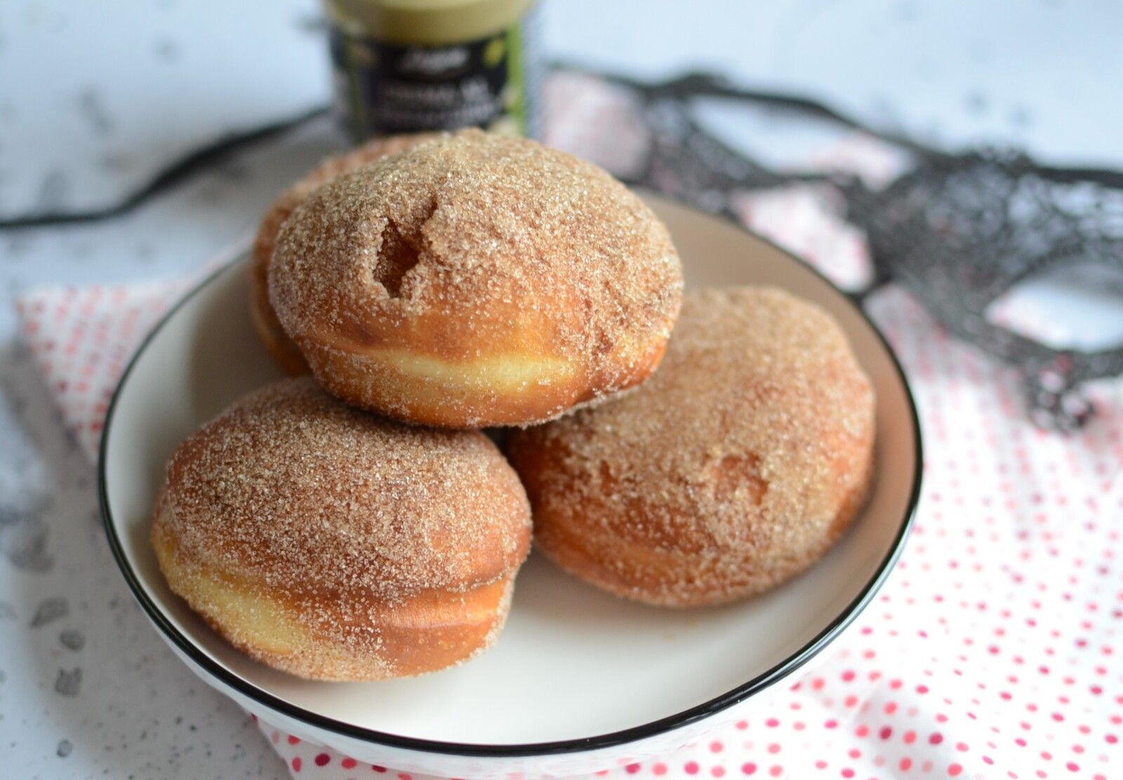Beignets de carnaval au lait fermenté