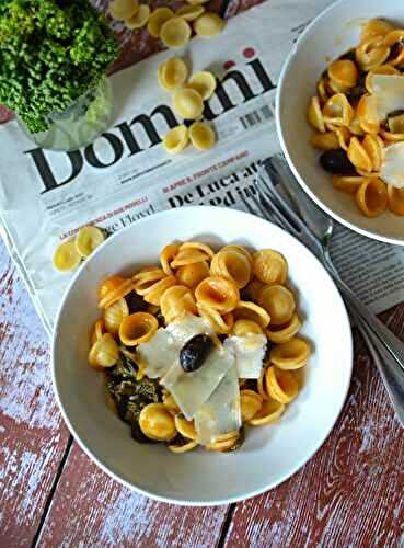 Pâtes blettes sauce tomate et olives noires #végétarien